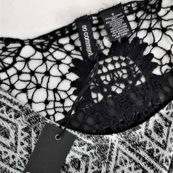 Black White Geometric Pattern Shirt *NWT* Size S - Picture 3 of 6